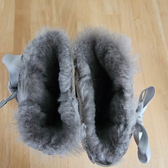 UGG Pala Women's Sheepskin Bow Lace Up Boot 1017531 Seal US 8 - Picture 8 of 11